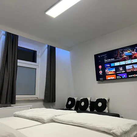 Freshly Renovated City Apartments Essen Kitchen Wifi Near Duesseldorf Airport Exterior photo