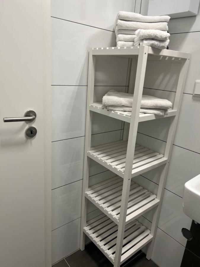 Apartment Freshly Renovated Kitchen Wifi Near Duesseldorf Airport *