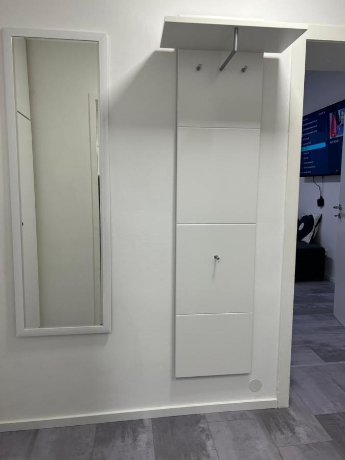 Freshly Renovated Kitchen Wifi Near Duesseldorf Airport *