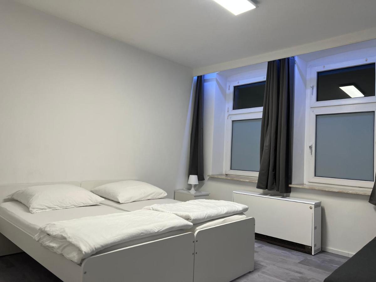 Freshly Renovated Kitchen Wifi Near Duesseldorf Airport Apartment Essen